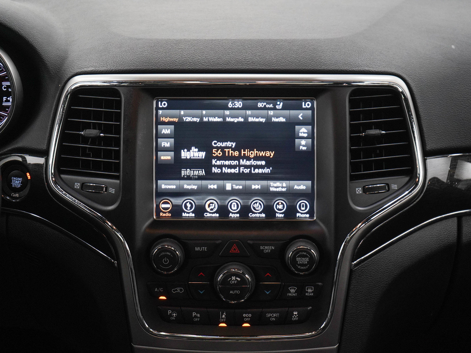 Used 2018 Jeep Grand Cherokee Trailhawk w/ Trailhawk Luxury Group AWD/4WD image 15