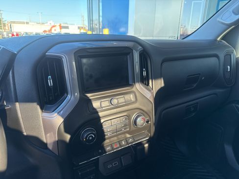 Used 2021 Chevrolet Silverado 1500 Custom AWD/4WD image 14