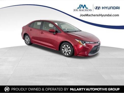 Used 2022 Toyota Corolla LE w/ Premium Interior Package image 4