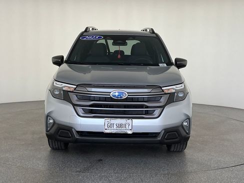 Certified 2025 Subaru Forester Premium AWD/4WD image 10