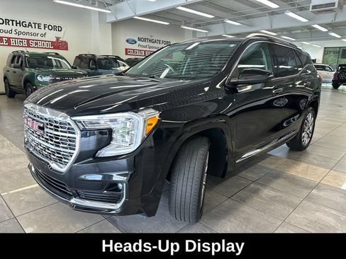 Used 2024 GMC Terrain Denali w/ Denali Premium Package AWD/4WD image 17