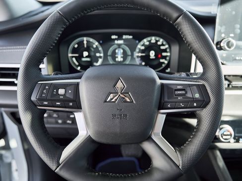 New 2025 Mitsubishi Outlander SEL image 37