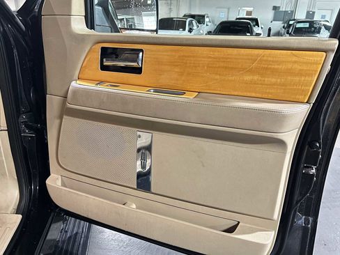 Used 2008 Lincoln Navigator L 2WD image 10