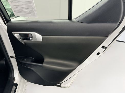 Used 2012 Lexus CT 200h image 32