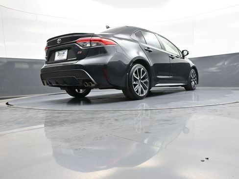 Certified 2022 Toyota Corolla SE w/ SE Premium Package image 29