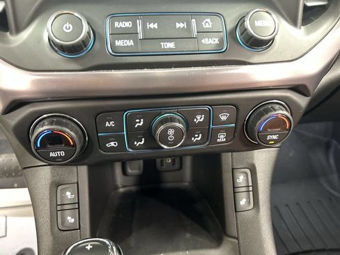 Used 2017 GMC Acadia SLT AWD/4WD image 16