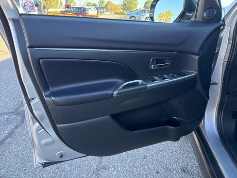 Used 2024 Mitsubishi Outlander Sport 2.0 ES image 27