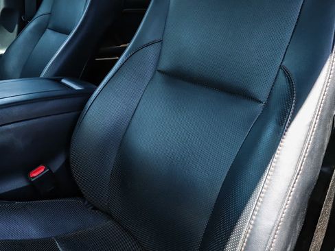 Used 2014 Toyota Highlander Limited FWD image 25