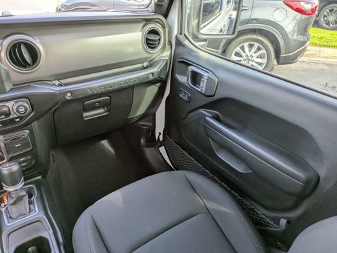 Used 2023 Jeep Wrangler Unlimited AWD/4WD image 18