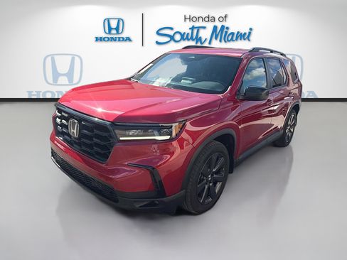 Used 2025 Honda Pilot Sport image 3