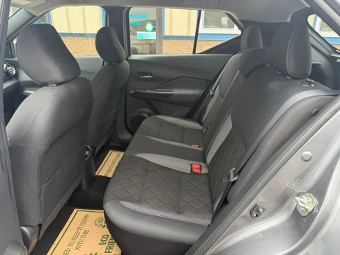 Used 2019 Nissan Kicks SV FWD image 19