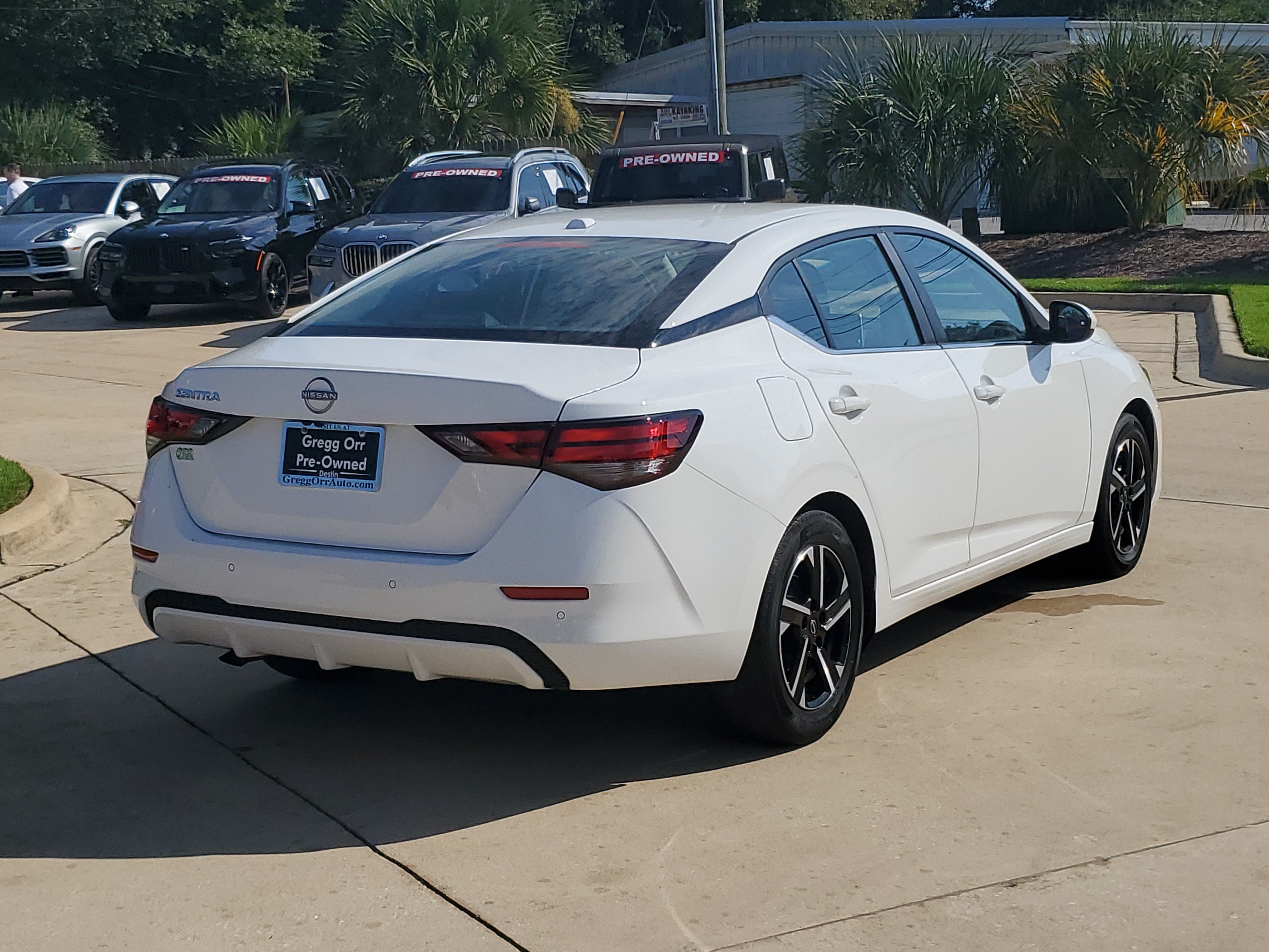 Used 2025 Nissan Sentra SV FWD image 10