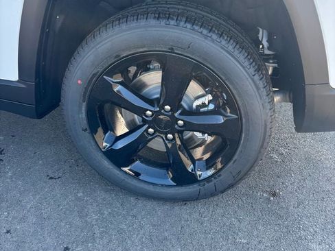 New 2026 Jeep Grand Cherokee L Limited image 25