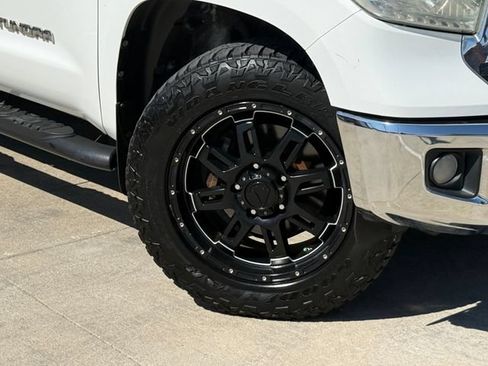 Used 2014 Toyota Tundra SR5 w/ SR5 Upgrade Package RWD image 4