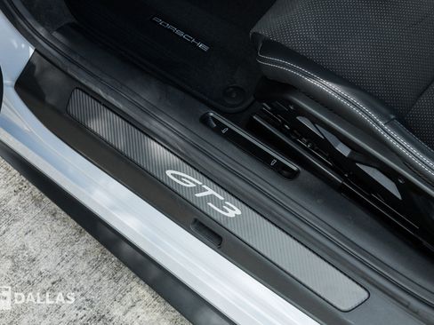 Used 2026 Porsche 911 GT3 RWD image 30
