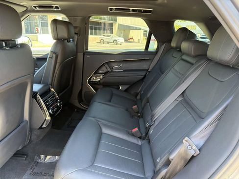 Used 2023 Land Rover Range Rover Sport SE AWD/4WD image 25