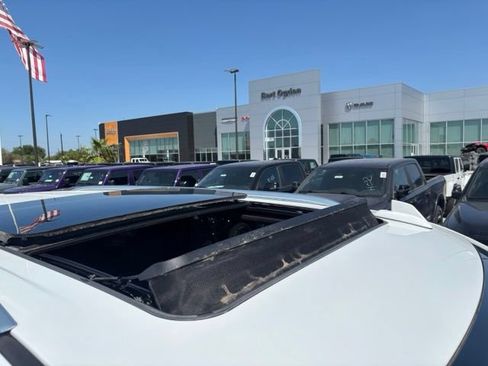 Used 2023 GMC Yukon Denali w/ Denali Reserve Package RWD image 7