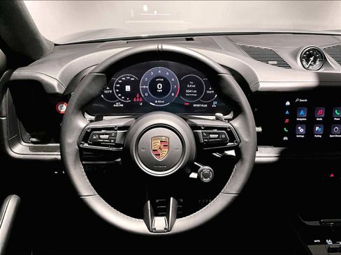 Used 2025 Porsche Cayenne GTS image 16