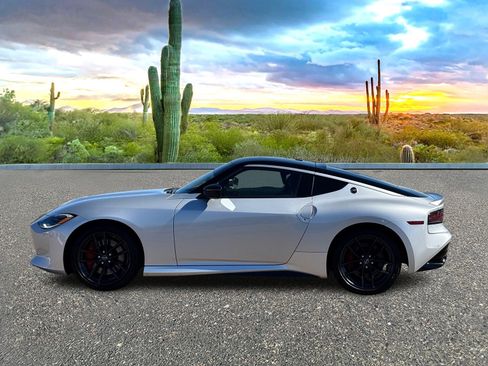 Certified 2024 Nissan Z Performance w/ Floor Mat Package image 3