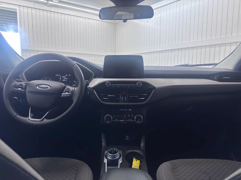 Used 2022 Ford Escape SE w/ SE Sport Appearance Package FWD image 17