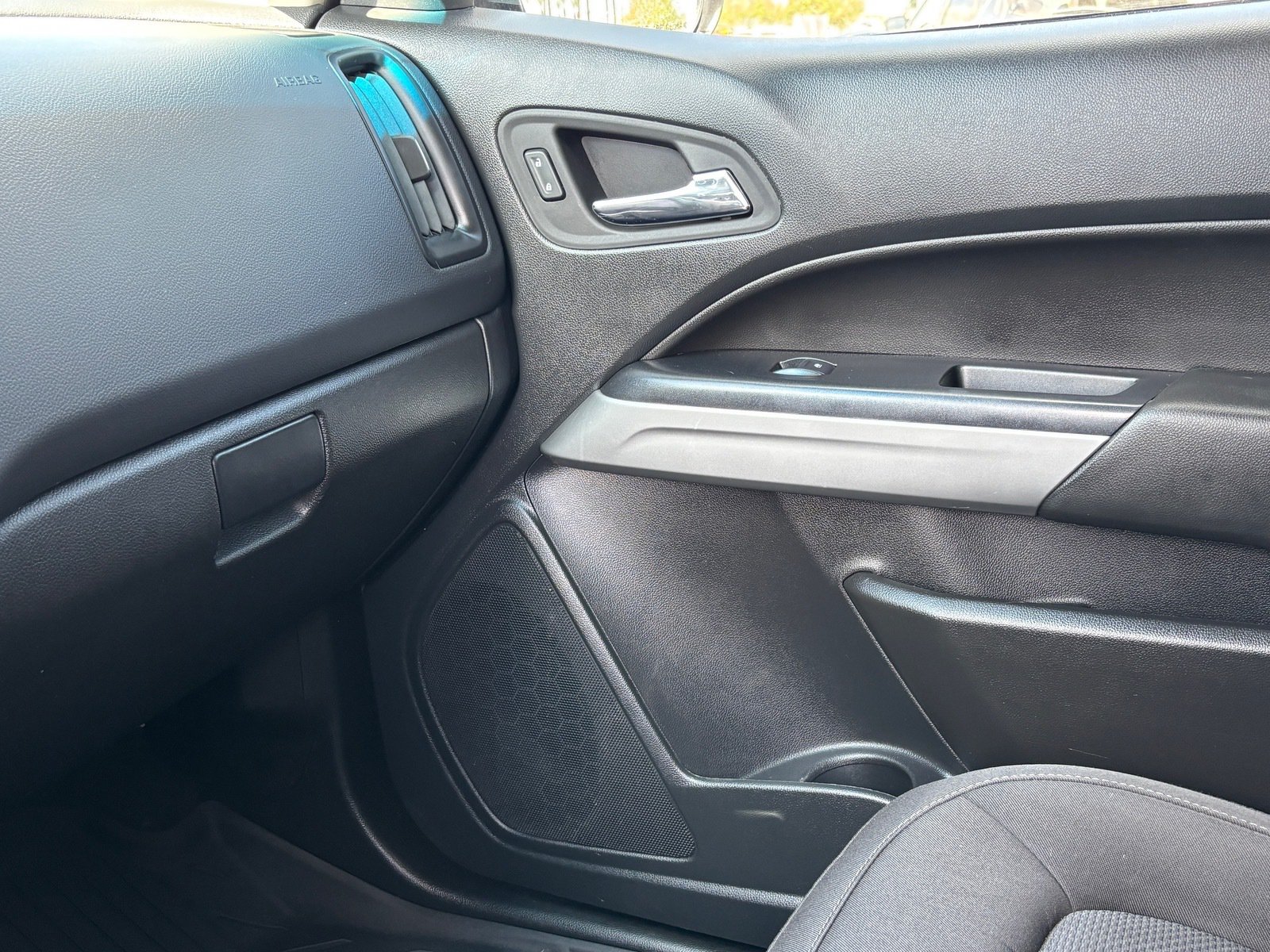 Used 2022 Chevrolet Colorado LT RWD image 19