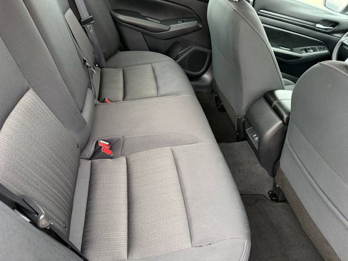 Used 2025 Nissan Altima 2.5 SV FWD image 19