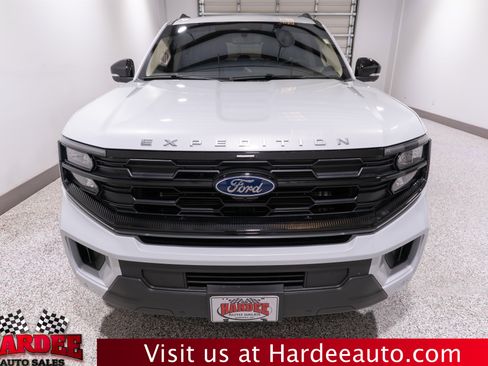Used 2025 Ford Expedition Active AWD/4WD image 7