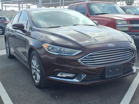 Used 2017 Ford Fusion SE w/ Fusion SE Technology Package image 1