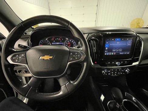 Used 2022 Chevrolet Traverse LT image 39