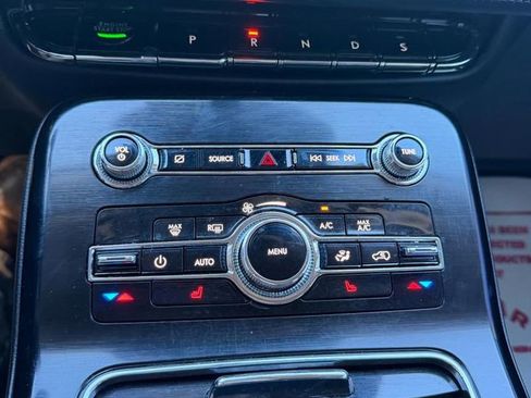 Used 2021 Lincoln Nautilus AWD w/ Equipment Group 101A image 17