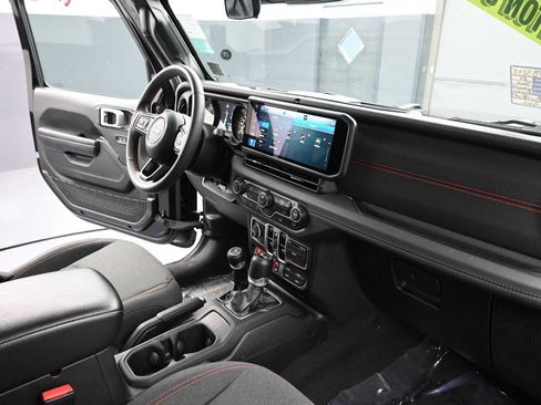 Used 2024 Jeep Wrangler Unlimited Rubicon image 61