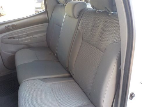 Used 2015 Toyota Tacoma 4x4 Double Cab w/ TRD Off-Road Package image 6