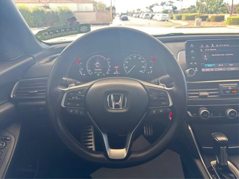 Used 2018 Honda Accord Sport image 17