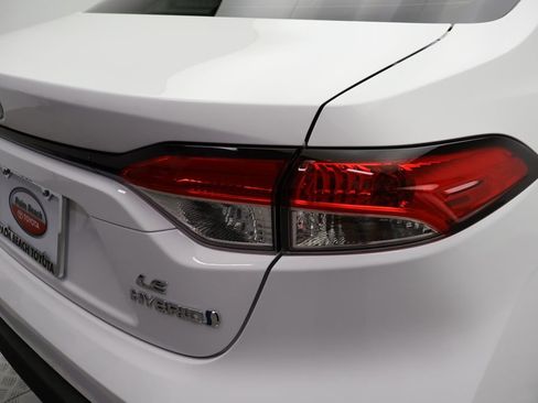 Certified 2023 Toyota Corolla LE image 9