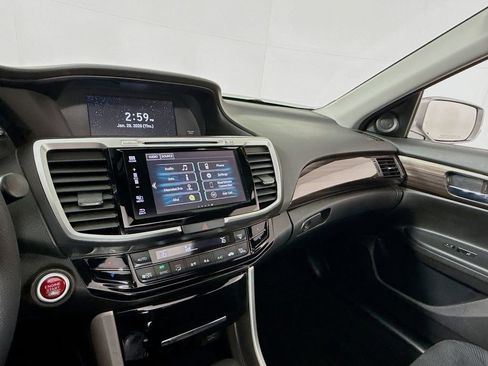 Used 2017 Honda Accord EX image 14