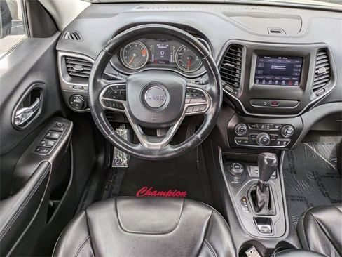 Used 2019 Jeep Cherokee Latitude Plus w/ Cold Weather Group image 16