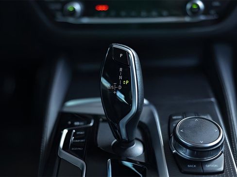 Used 2023 BMW 530i w/ M Sport Package image 30