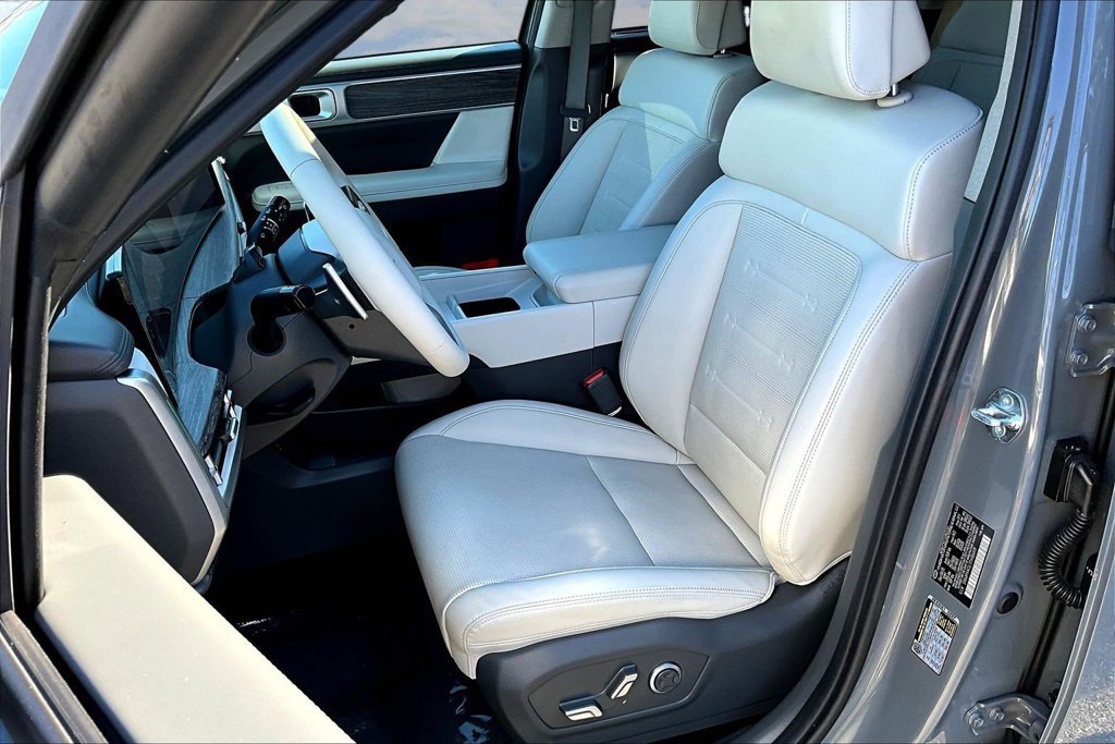 Used 2026 Hyundai Santa Fe Limited FWD image 23