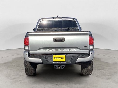 Used 2022 Toyota Tacoma TRD Sport image 4
