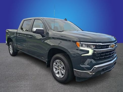 Used 2025 Chevrolet Silverado 1500 LT RWD image 3
