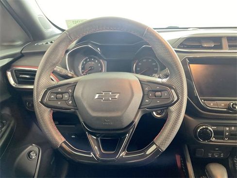 Used 2023 Chevrolet TrailBlazer RS w/ Sun and Liftgate Package image 34