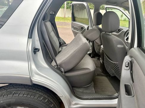 Used 2004 Ford Escape XLT AWD/4WD image 24