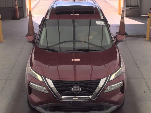 Used 2021 Nissan Rogue SV w/ Premium Package FWD image 2