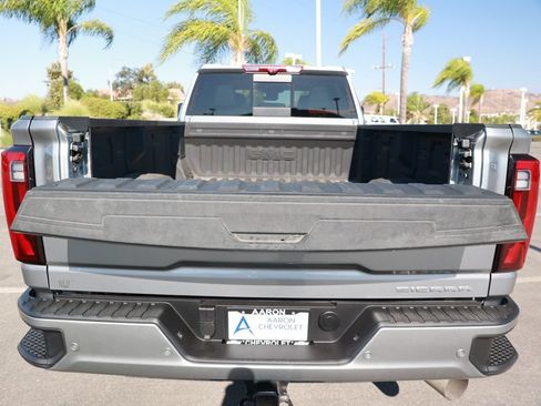 Used 2025 GMC Sierra 3500 Denali w/ Denali Reserve Package AWD/4WD image 42