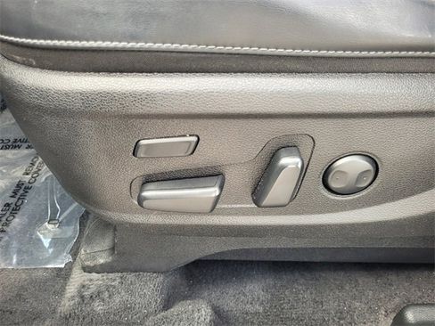 Used 2022 Kia Telluride SX w/ SX Prestige Package image 5