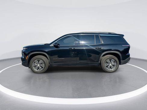 Used 2026 Chevrolet Traverse LT w/ Driver Confidence Package FWD image 6