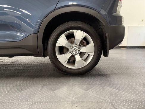 Used 2021 Volvo XC40 T5 Momentum AWD/4WD image 7