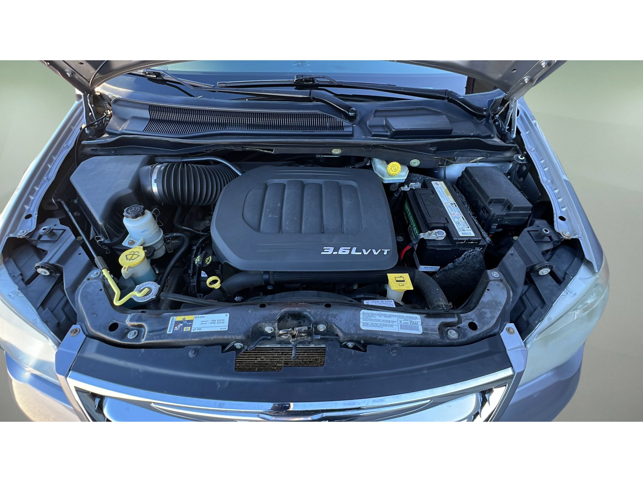 Used 2014 Chrysler Town & Country Touring-L w/ Driver Convenience Group FWD image 33
