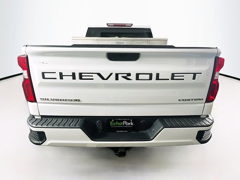 Used 2020 Chevrolet Silverado 1500 Custom w/ Custom Value Package image 7