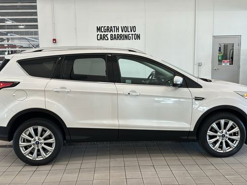 Used 2017 Ford Escape Titanium AWD/4WD image 4